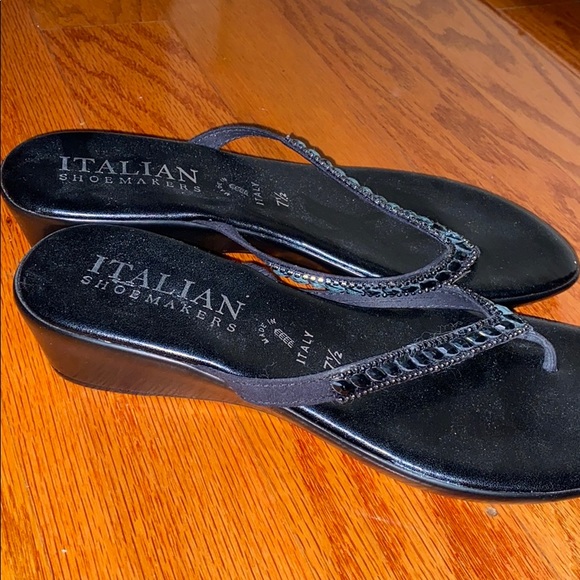 Slight Wedged Black Sandals - Picture 3 of 3